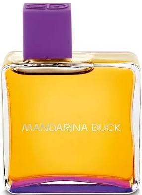 Mandarina Duck Life Is a Journey for Her