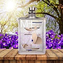 Escentric Molecules Molecule 01 + Iris
