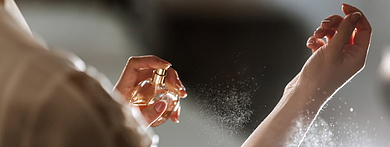 Ароматная зависимость: почему некоторые духи хочется вдыхать снова и снова